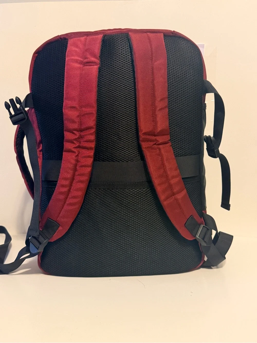 NWOT EcoHub Unisex Travel Backpack-Red/Burgundy Color